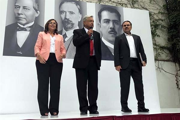 AMLO califica de “show” sentencia contra Duarte