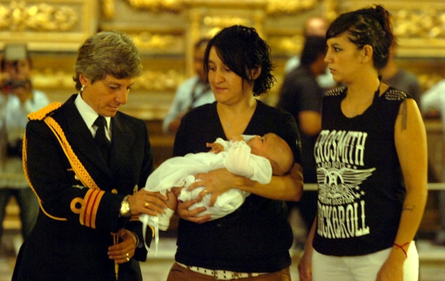 Cristina Fernández fue madrina de bautizo de la hija de dos mujeres