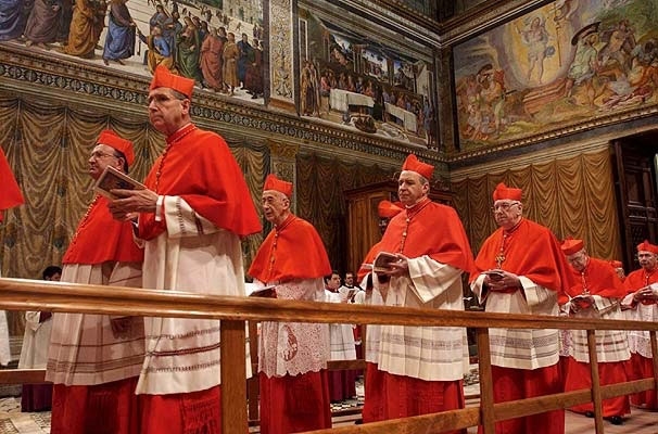 “Lobby gay” del Vaticano filmaba orgías para internet, denuncian