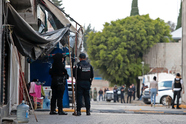 FOTOS: Operativo en “La Cuchilla”; localizan tráiler robado de tienda departamental