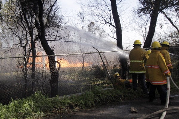 Controlan incendio por fuga de gas en parque industrial de Puebla