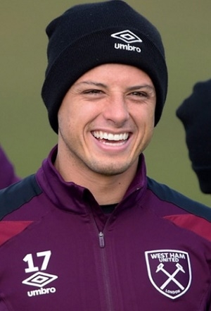 Chicharito regresó a entrenar y podría jugar ante Chelsea