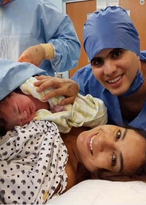 Paola Espinosa e Iván García presentaron a su hija
