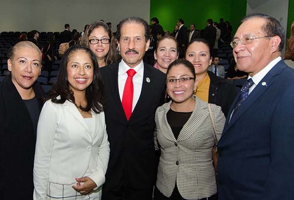 Rector de la BUAP asiste a informe del director de Facultad de Administración