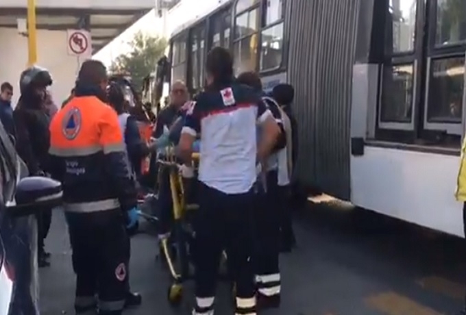 Motociclista fue arrollado por unidad de RUTA en la Avenida 11 Sur