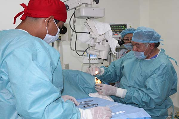 El ISSSTEP realiza primer trasplante de córnea de 2020
