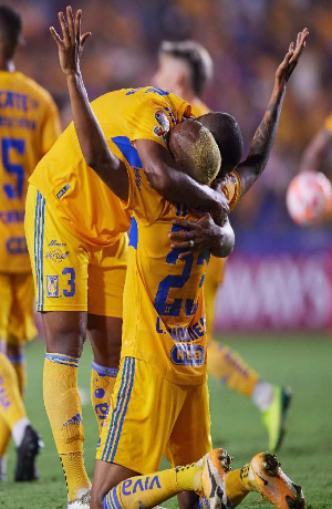 Tigres derrota 2-1 a León en semifinal de ida de la Concachampions