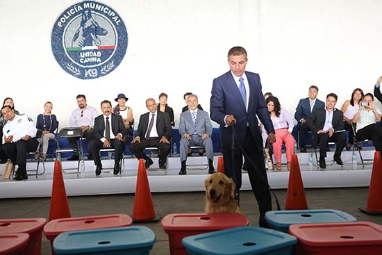 Alcalde de Puebla presenta grupo K9 de Unidad Canina