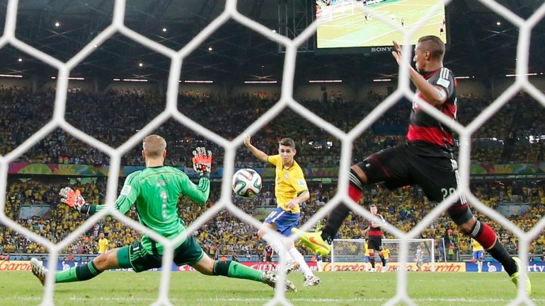 Gol de Brasil hizo perder 2 mdd a casas de apuestas en Londres