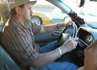 VIDEO: Mexicano en vehículo Nissan venció a un Porsche