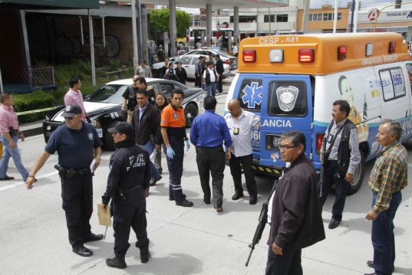 Balacera en la 11 Sur entre policías deja como saldo un ministerial herido