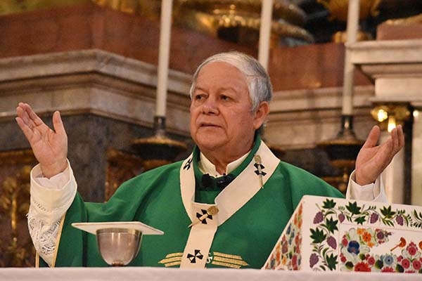 Arzobispo de Puebla pide a empresarios y universidades ayudar a zonas marginadas