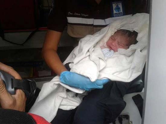 Nace bebé en baño de Hospital General de Torreón
