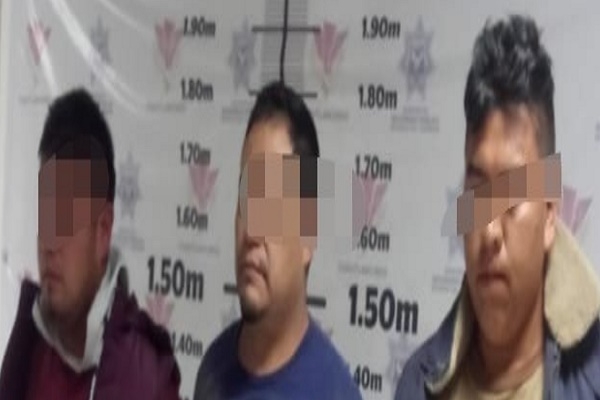 Cayó trío que asaltó Oxxo con pistola de juguete en Cuautlancingo