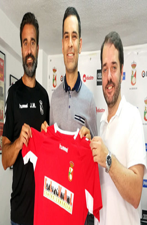 Rafa Márquez inicia carrera como DT en España