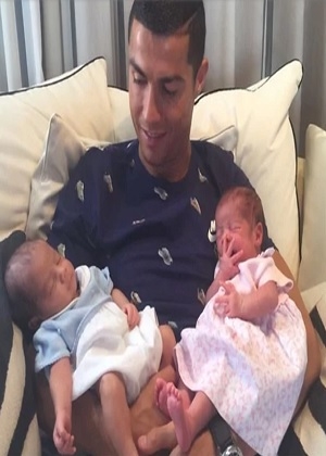 Cristiano Ronaldo presentó a sus gemelos