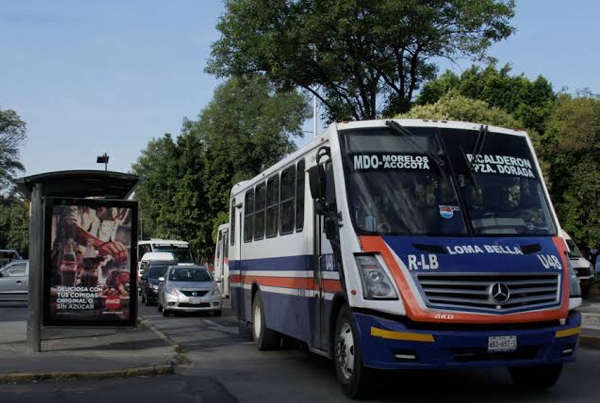 Atracaron camión de personal de VW, ruta Loma Bella, Azteca y 27-A en Puebla