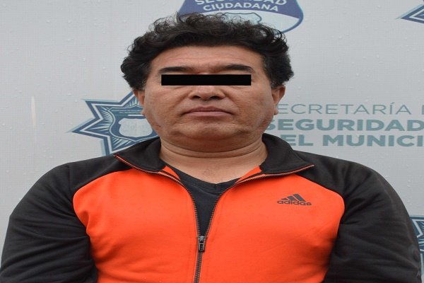 Policías de Puebla detienen a ladrón de equipo topográfico en el Bulevar Carmelitas