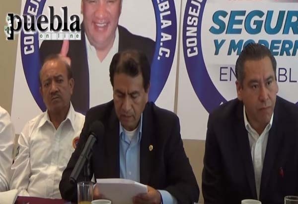 CTM y Taxistas exigen al Congreso la suspensión de UBER en Puebla