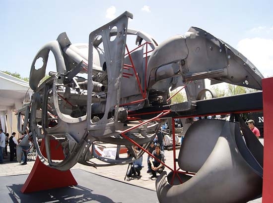 Inauguran “VW Sedán”, escultura de Manuel Felguérez en Puebla