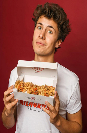 Juanpa Zurita causa polémica por el lanzamiento de sus taquerías