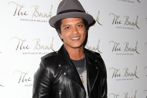 Bruno Mars, música ayudó a joven a recuperar actividad cerebral