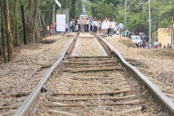 Golpe de indígenas a AMLO, logran suspender Tren Maya