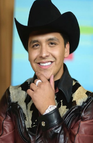 Christian Nodal lanzará “Por el resto de tu vida” con Tini