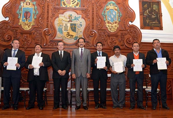 BUAP firma convenio con alcaldes y anuncia campus regional en la Mixteca