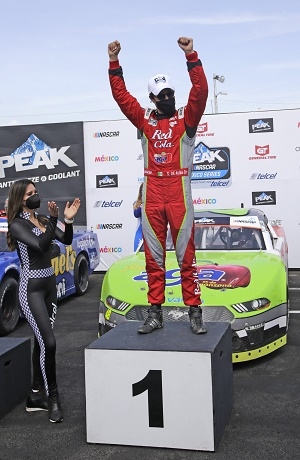 Nascar Peak: Salvador de Alba Jr. se adjuica la tercera fecha celebrada en Puebla