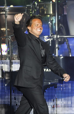 Luis Miguel celebra su cumpleaños número 52