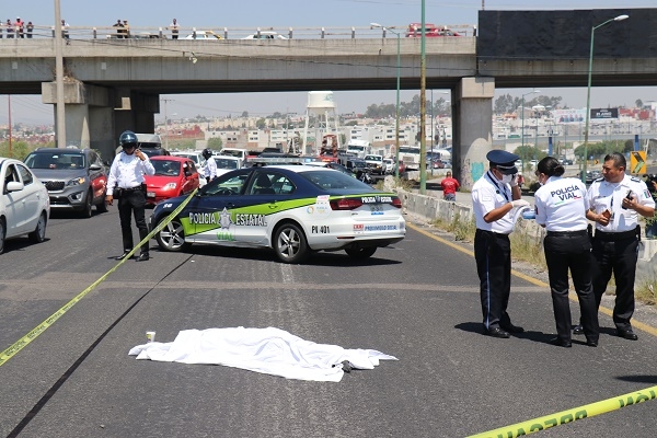 FOTOS: Sexagenario en bicicleta pereció atropellado en el Periférico de Puebla
