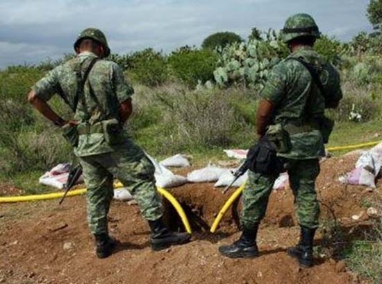 Zetas roban ductos de Pemex, acusa gobernador de Tabasco