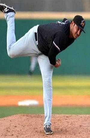 Pericos contrata a los lanzadores David Richardson y Adam Quintana