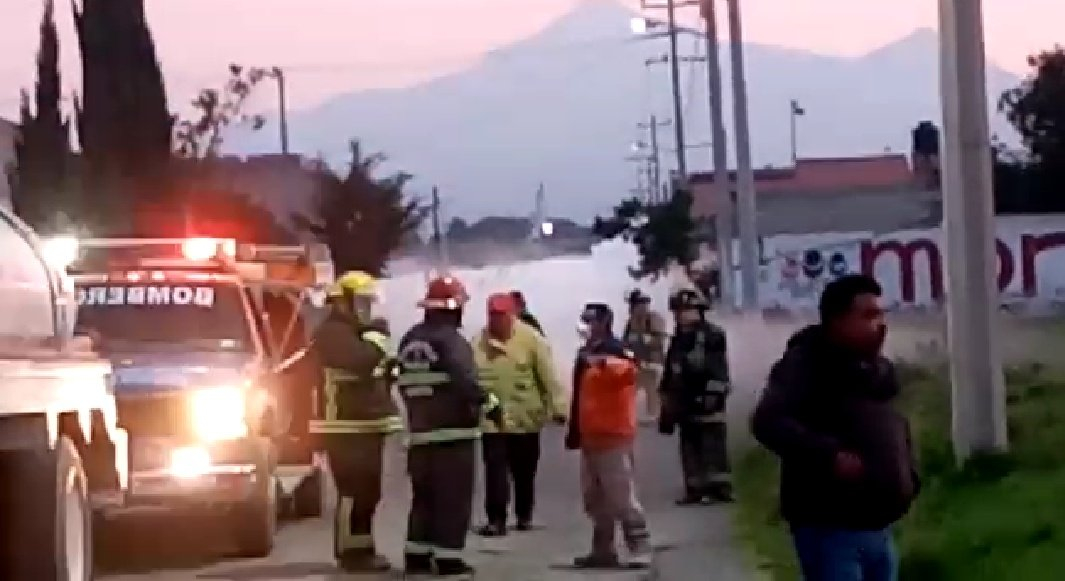 Evacúan a mil personas por fuga de gas en toma clandestina en Amozoc