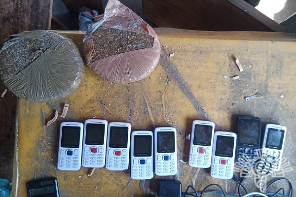 Drogas, pantallas y bocinas, lo confiscado en el Cereso de Huauchinango