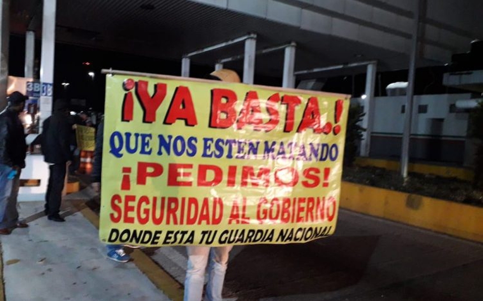 Supuestos transportistas tomaron caseta de Esperanza y cobraron peaje