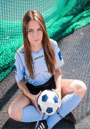 FOTOS: Karolina Bojar, la sensual árbitro de futbol