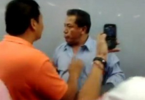 VIDEO: Borracho conducía el Metro; usuarios lo ventanean