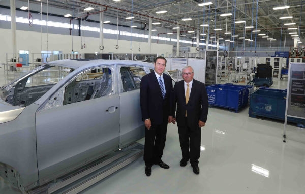 RMV realiza recorrido en construcción de planta Audi