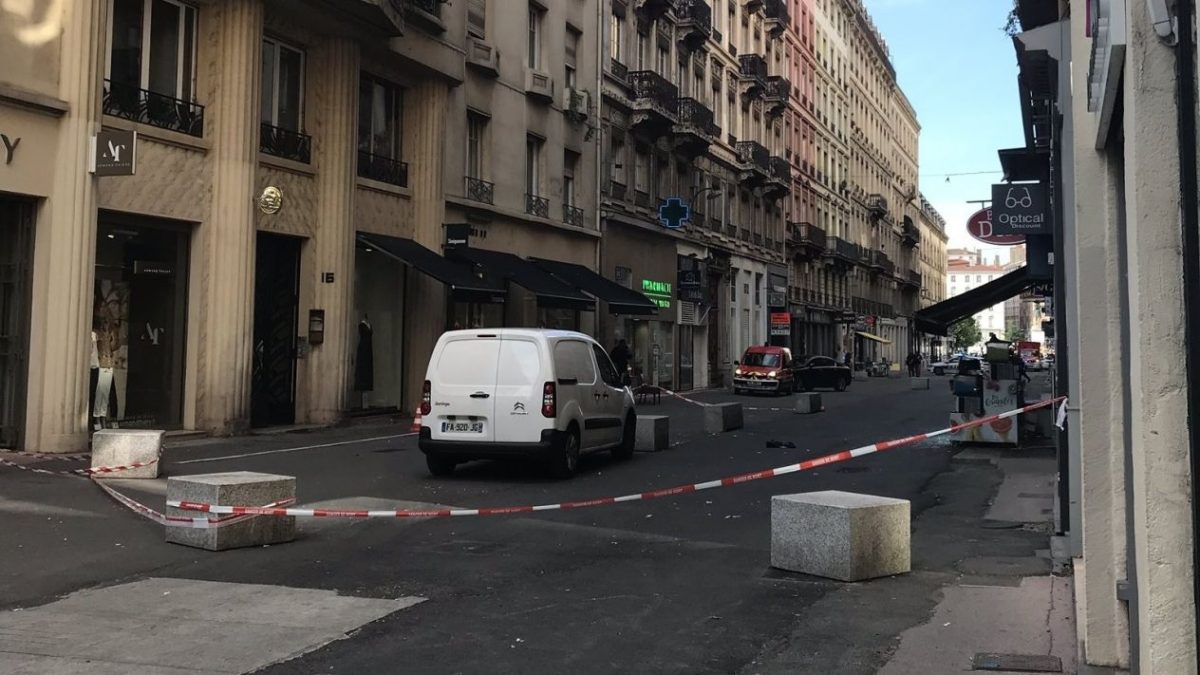 Se registra explosión en zona peatonal de Lyon, Francia