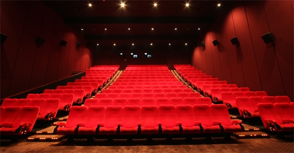 Cinema 21 hace negocio con funciones gratis