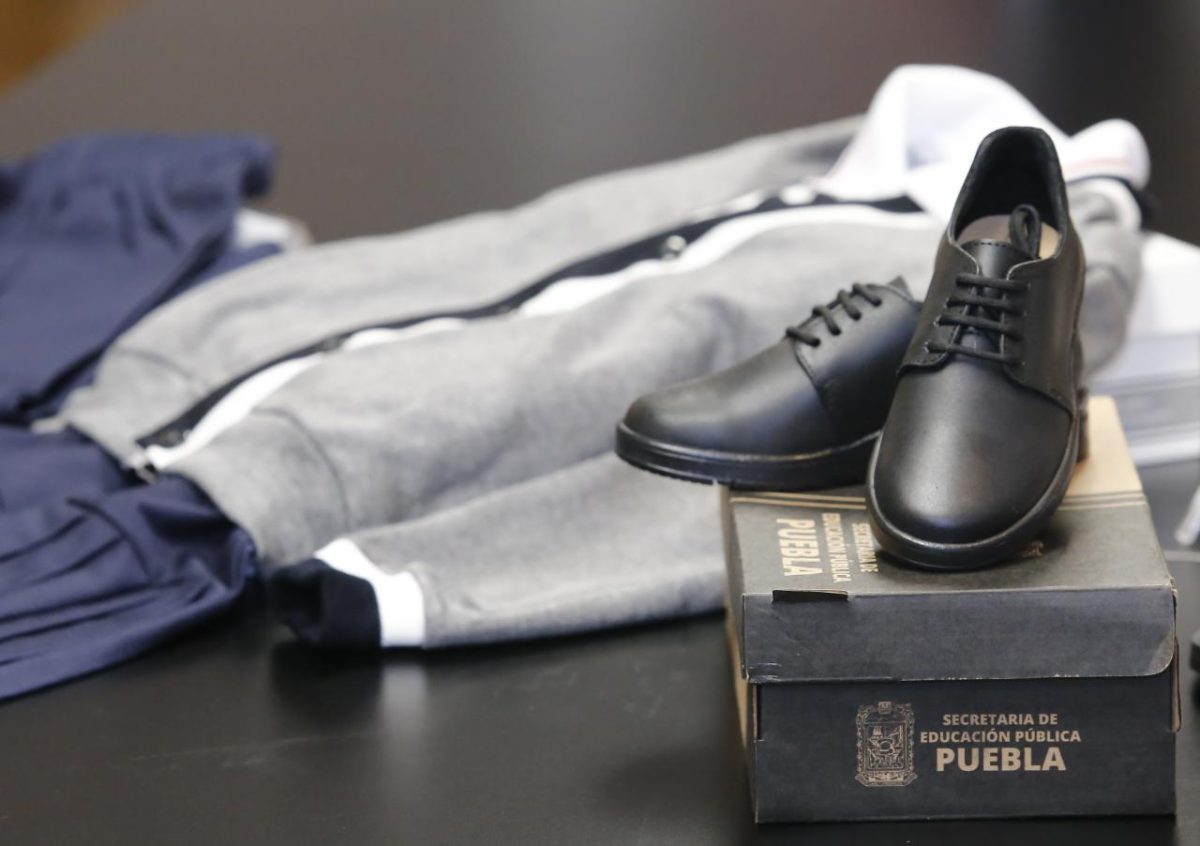 560 mdp, el costo de uniformes escolares que entrega gobierno de Puebla
