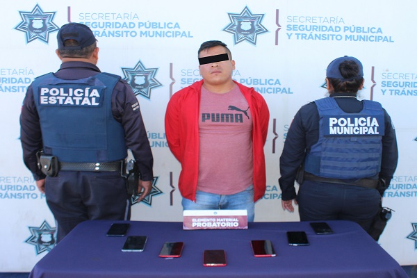 Detienen a ladrón con siete celulares robados en Coppel Del Parque