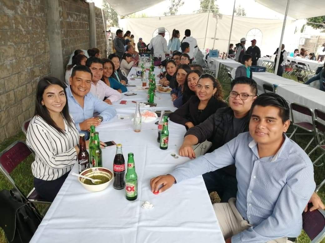 Síndico y padrino político de Karina Pérez, arman pachangón con funcionarios sin importarles COVID
