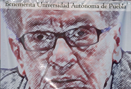 BUAP rinde homenaje a José Emilio Pacheco