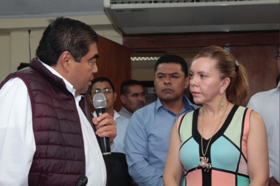 Barbosa acudió al IEE; pide conteo de casillas