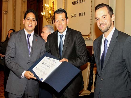 Ayuntamiento de Puebla reconoce a fiscalistas como visitantes distinguidos