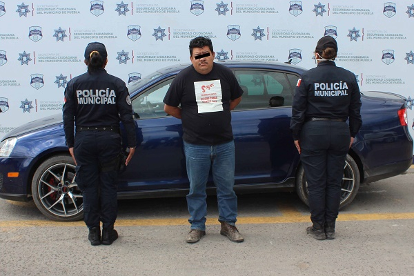 Sujeto robó vehículo y fue asegurado en la colonia Rivera Anaya