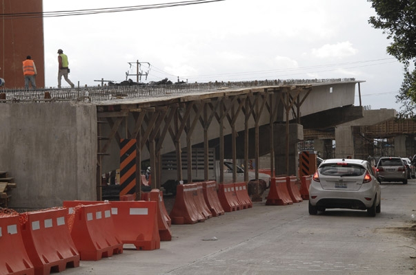 Restaurantes de Puebla reportan bajas ventas por obras viales
